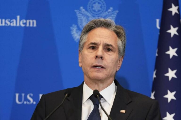 سعياً لإبرام الهدنة.. بلينكن يلتقي مسؤولَين معتدلَين في الحكومة الإسرائيلية