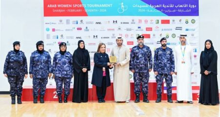 سيف الشامسي يكرّم حياة آل خليفة