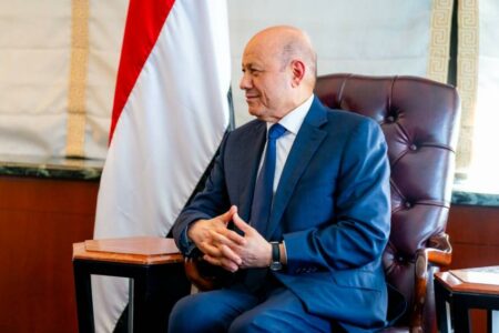 العليمي يُحدد لابن مبارك أولويات المرحلة المقبلة في اليمن