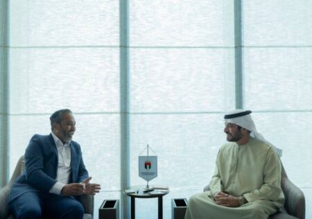 حمدان بن مبارك يهنئ سيشل باستضافة مونديال الشاطئية 2025