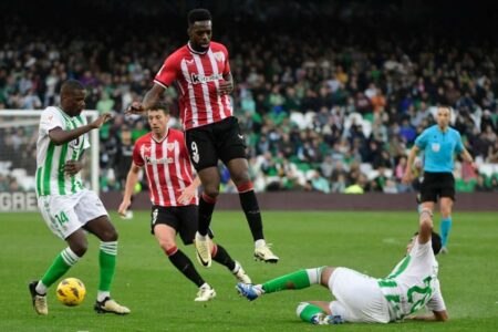 كاميرا تدمي حكماً مساعداً في الدوري الإسباني