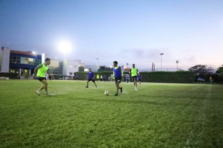 «القانون» يلتقي «الإنسانيات» في ختام «كروية العلوم والتقنية بالفجيرة»