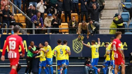 أتليتكو مدريد يتلقى هزيمة صادمة من قادش