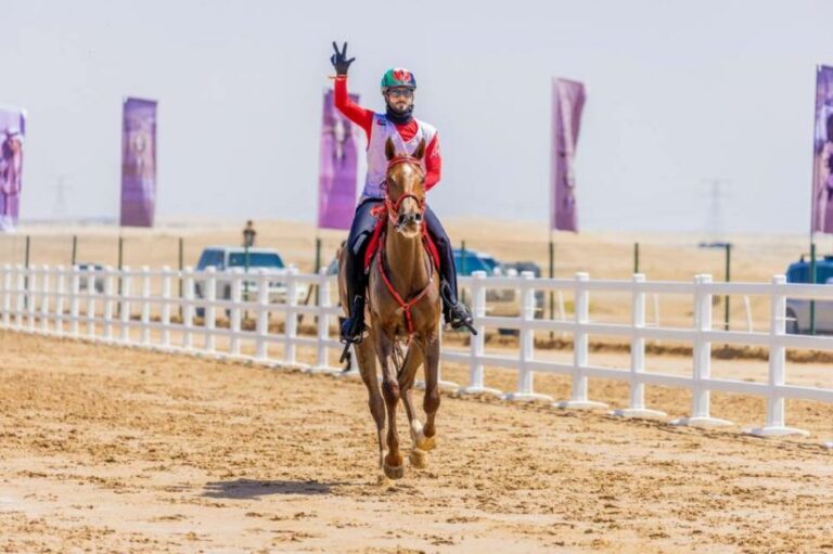 368 فارساً وفارسة يختتمون مهرجان أبوظبي للقدرة بالوثبة