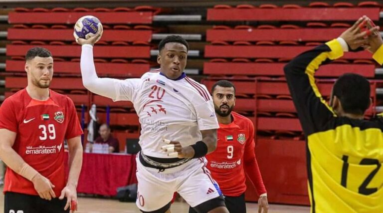 يد الشارقة تهزم شباب الأهلي بفارق 7 أهداف