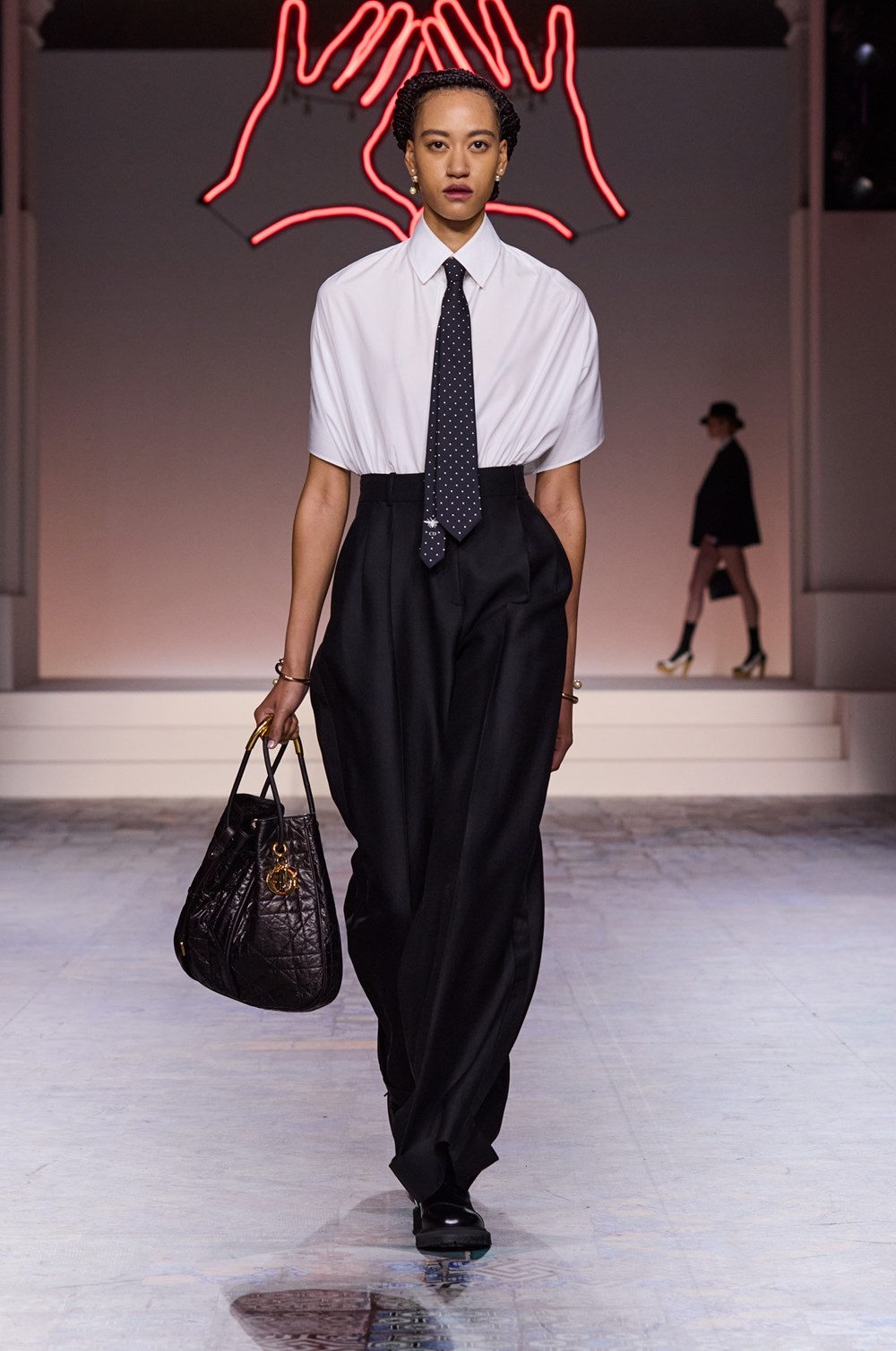 مجموعة «Dior» الجاهزة لموسم خريف 2024 تحتفي بحرية التعبير