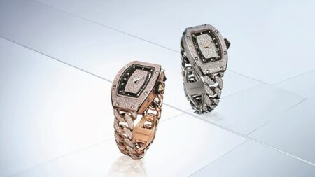 الـجـاذبـيـة والـحـداثـة سمـتـان  لـسـاعـة RM 01-07 من Richard Mille