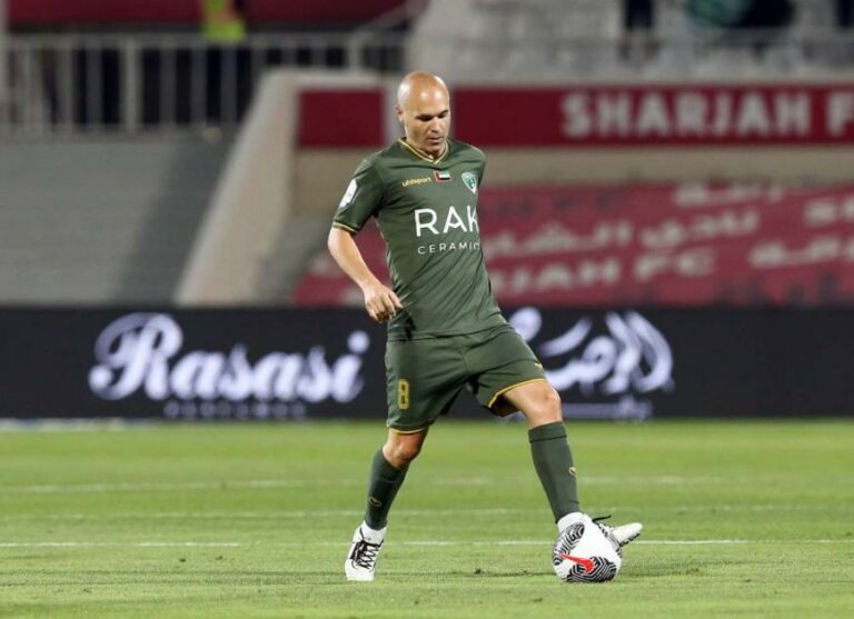 إنييستا يعود إلى الملعب الذي شهد انطلاقة نجوميته
