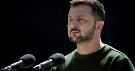 زيلينسكي يؤجل زياراته الخارجية بسبب الهجوم الروسي الكاسح