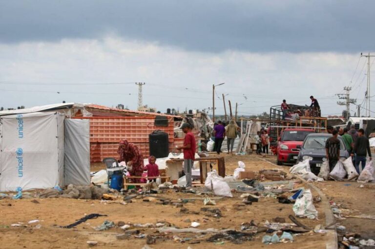 معارك عنيفة في غزة.. وواشنطن: الفلسطينيون يواجهون جحيماً