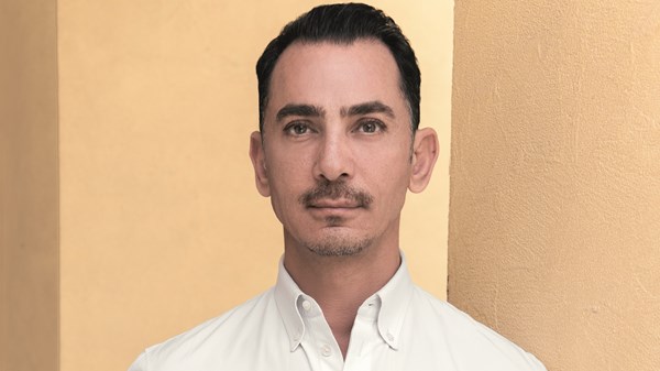 رامي العلي: الانغماس في الثقافات يولد أفكاراً ورؤى إبداعية رامي العلي: الانغماس في الثقافات يولد أفكاراً ورؤى إبداعية