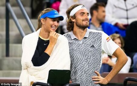 تسيتسيباس يؤكد عودته لبادوسا