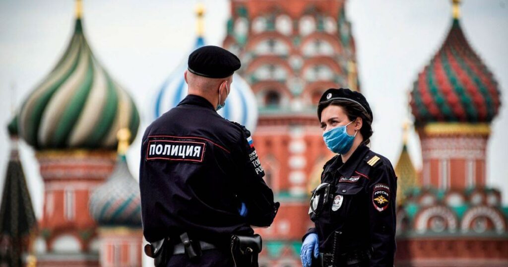 روسيا تعتقل فرنسياً بتهمة خرق قانون «العملاء الأجانب»