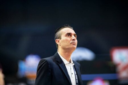 وليد زريدة يستمر مع سلة شباب الأهلي