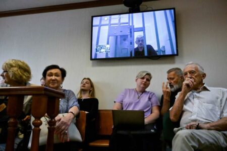 موسكو تؤيد حكماً بالسجن بحق المعارض الروسي أوليغ أورلوف