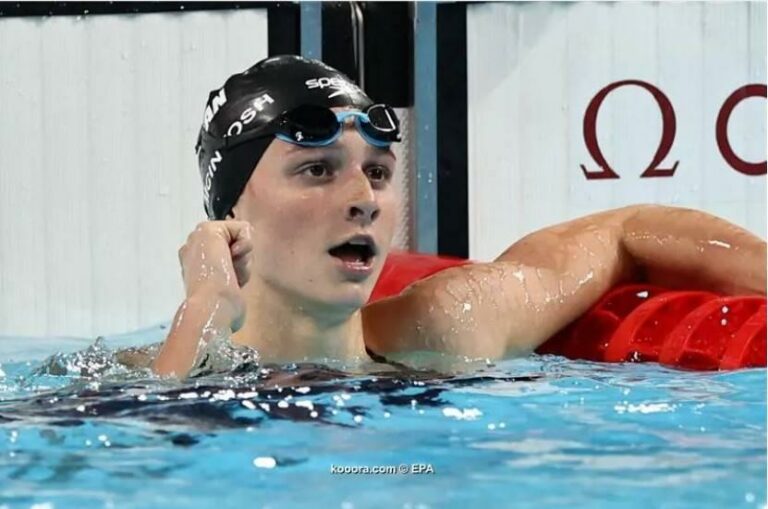 السباحة الكندية ماكنتوش تحرز ذهبية 200 م فراشة