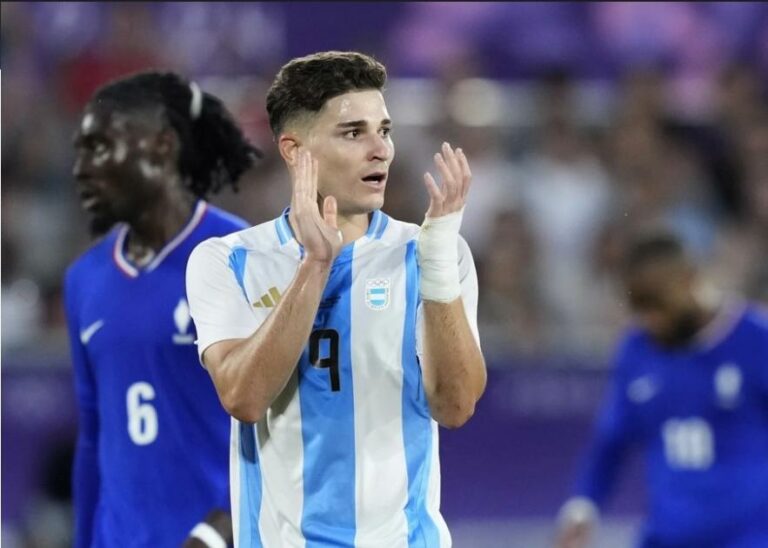 جوليان ألفاريز ينتقل إلى أتلتيكو مدريد بـ 90 مليون يورو