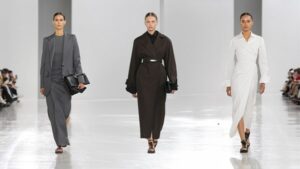 مجموعة «Max Mara» لربيع وصيف 2025.. تصاميم مستوحاة من العلوم والخيال