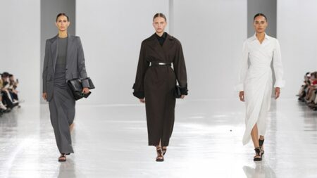 مجموعة «Max Mara» لربيع وصيف 2025.. تصاميم مستوحاة من العلوم والخيال