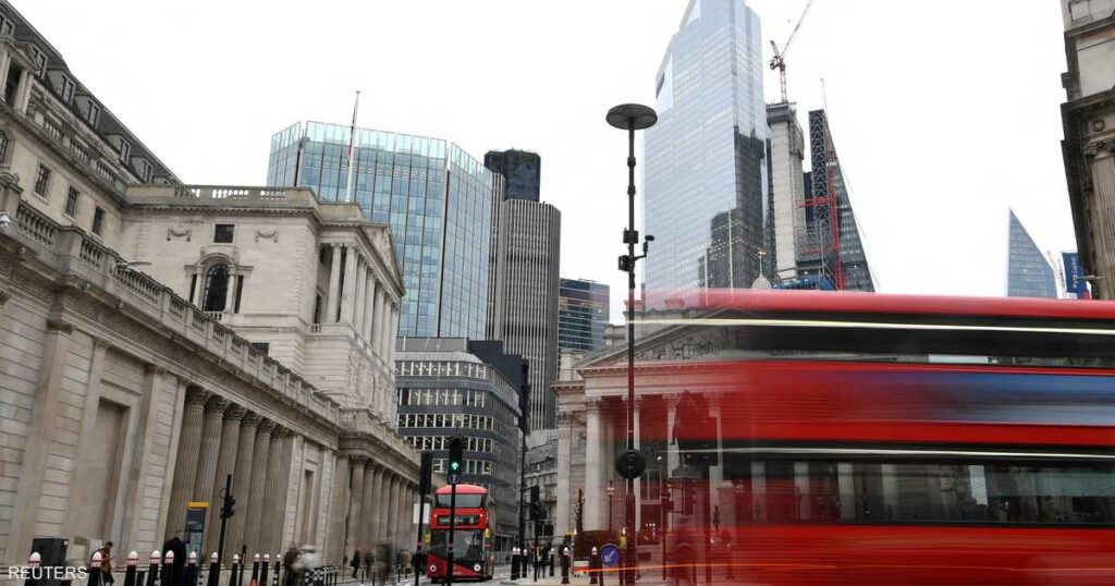 بريطانيا.. شركات تقدم تخفيضات لدعم أسعار السيارات الكهربائية