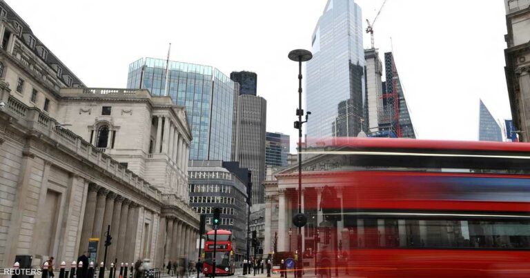 بريطانيا.. شركات تقدم تخفيضات لدعم أسعار السيارات الكهربائية