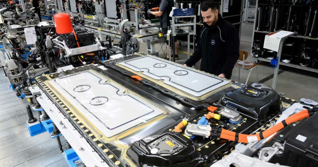 ضعف المبيعات في الصين يهبط بأرباح "مرسيدس" في الربع الثالث