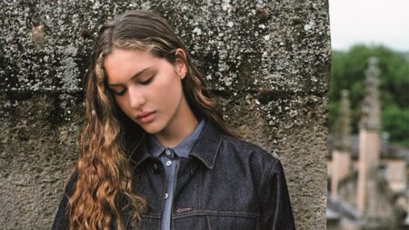 «Loro Denim».. أزياء العمل الأنيقة بلمسة الفرادة