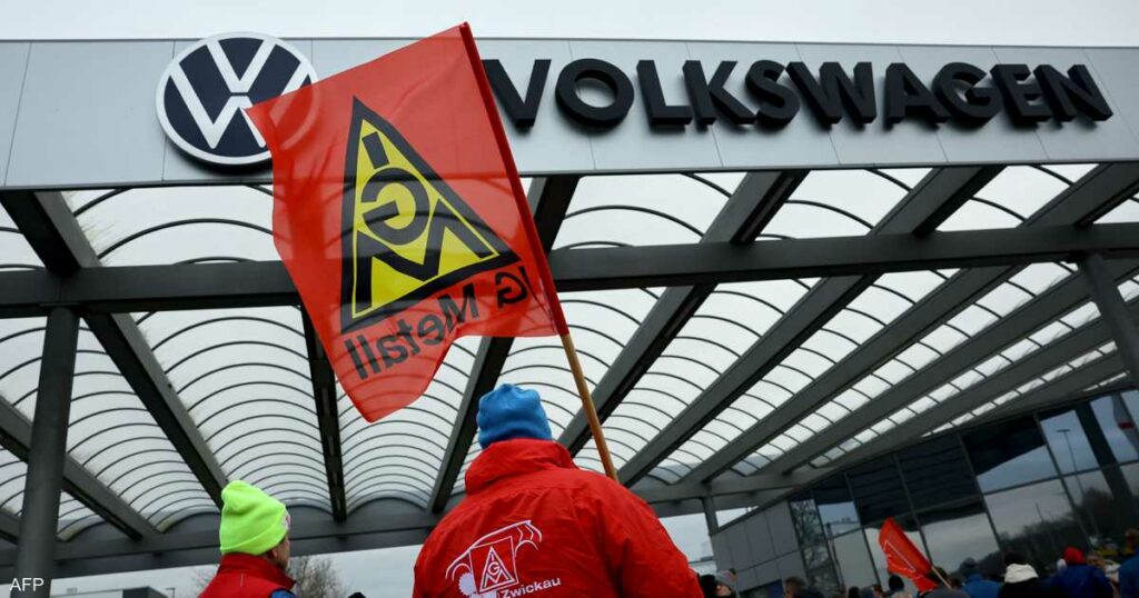 بعد مشاركة 100 ألف عامل.. إنهاء إضراب فولكس فاغن التحذيري