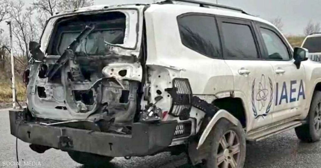 مسيرة تستهدف مركبة لوكالة الطاقة الذرية قرب محطة زابوريجيا