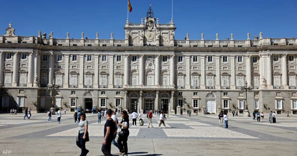 إسبانيا تقترح فرض ضريبة بـ 100% على عقارات الأجانب