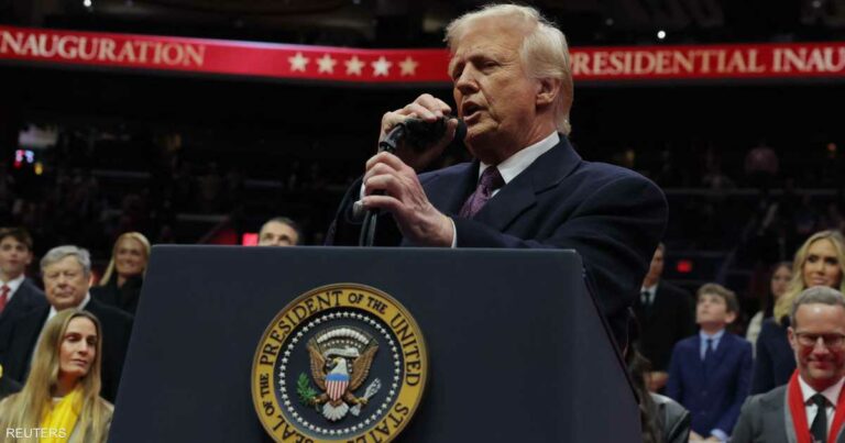 ترامب يحذر الاتحاد الاوروبي والصين من رسوم جمركية "محتملة"