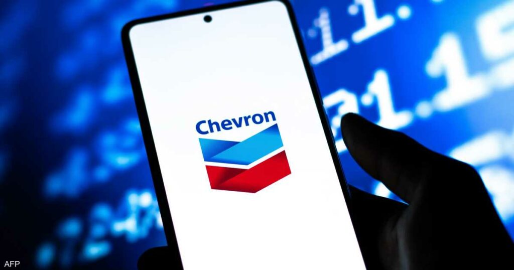 الجزائر توقع اتفاقية مع "شيفرون" للتعاون في التنقيب البحري