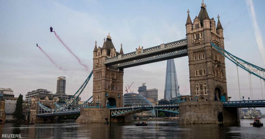 رئيس وزراء بريطانيا يؤكد بدء تعافي الاقتصاد