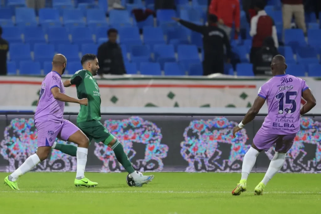 الخلود يفاجئ الأهلي بفوز مثير في دوري روشن