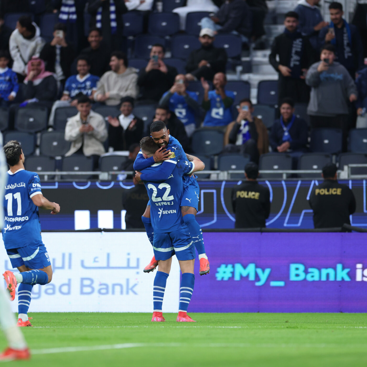الهلال يكتسح الفتح بتسعة أهداف نظيفة ويتصدر دوري روشن