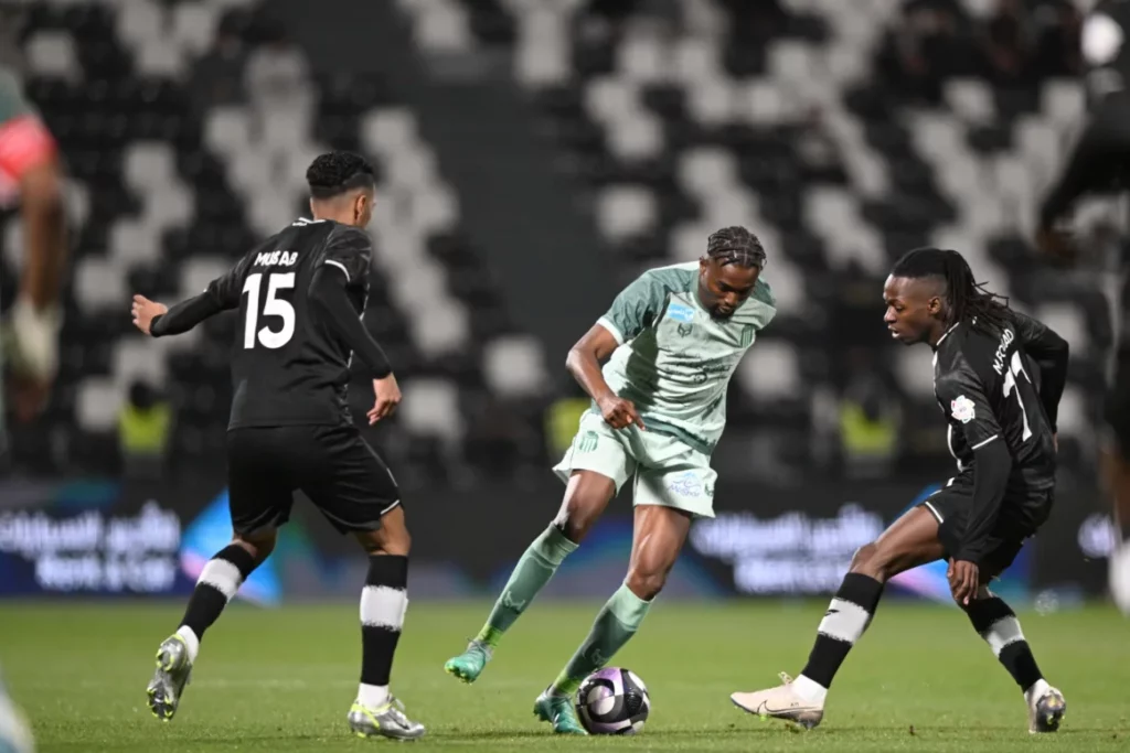 ديمبيلي يقودالاتفاق للانتصار بثلاثية في على ضمك ويتقدم خطوه للأمام