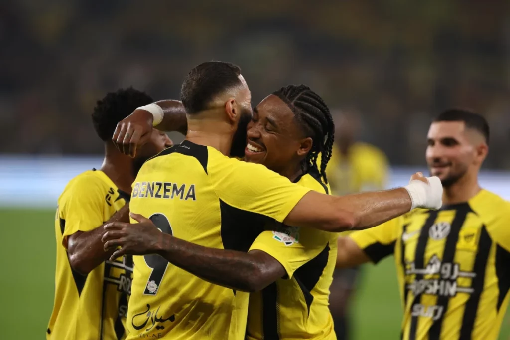 الاتحاد يفوز على الرائد وينافس الهلال على صدارة دوري روشن