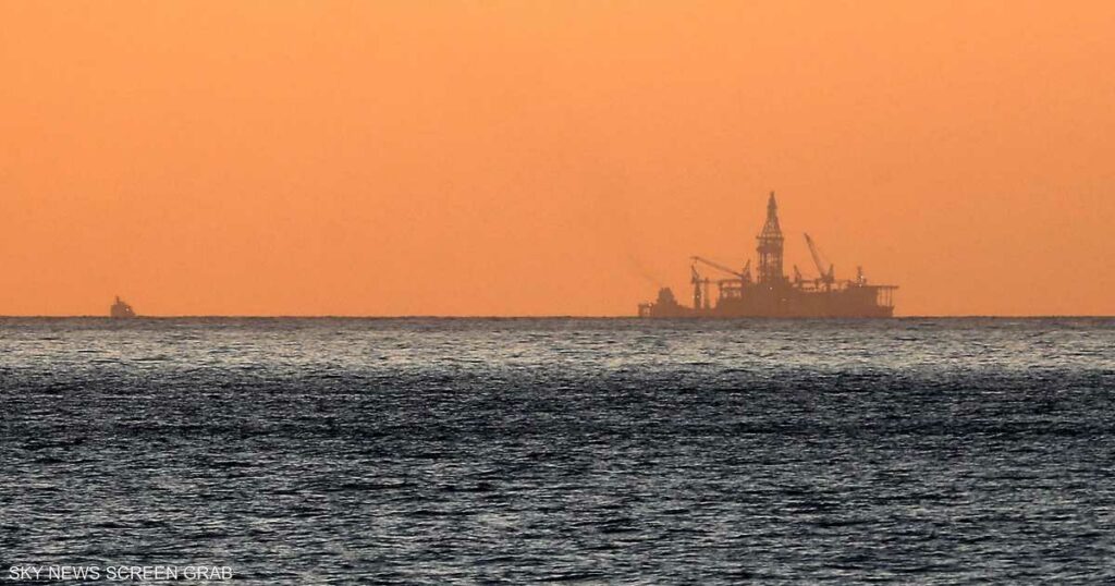 لبنان يأمل أن تستأنف توتال إنرجيز التنقيب عن الطاقة