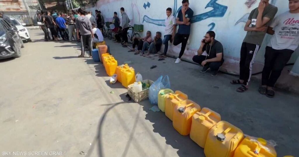 أزمة المياه تخنق غزة وتزيد أوجاع العائدين من رحلة النزوح