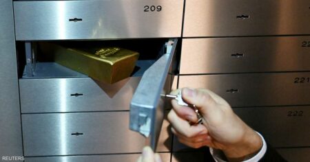 رسوم ترامب الجمركية تقوي الدولار وتضعف جاذبية الذهب