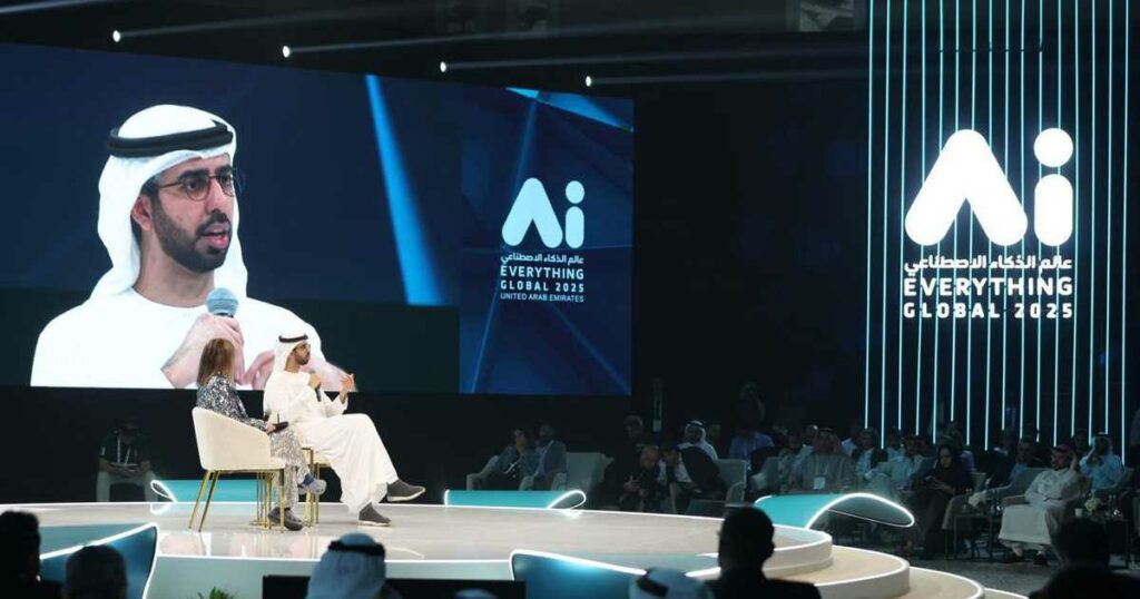 بداية قوية لقمة ومعرض عالم الذكاء الاصطناعي 2025 في أبوظبي
