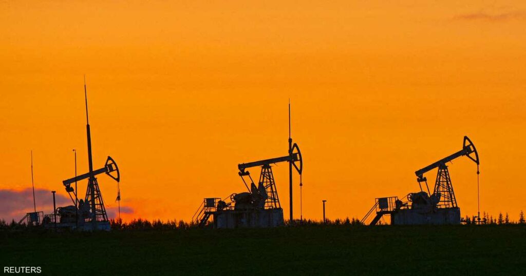 النفط يتراجع مجدداً مع تصاعد آمال السلام في أوكرانيا