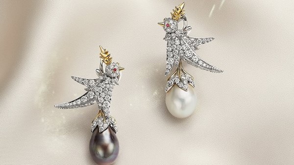 «Bird on Pearl».. حينما يلتقي تراث دار تيفاني وسحر اللؤلؤ الطبيعي «Bird on Pearl».. حينما يلتقي تراث دار تيفاني وسحر اللؤلؤ الطبيعي