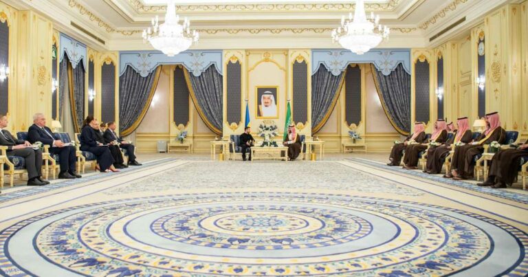 زيلينسكي: محادثات جدة ستركز على الضمانات الأمنية