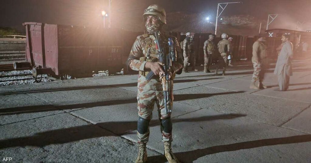 "نهاية دموية" لهجوم القطار في باكستان