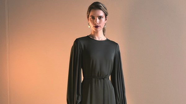 إطلالات «Max Mara».. تقاطع الشرق والغرب إطلالات «Max Mara».. تقاطع الشرق والغرب