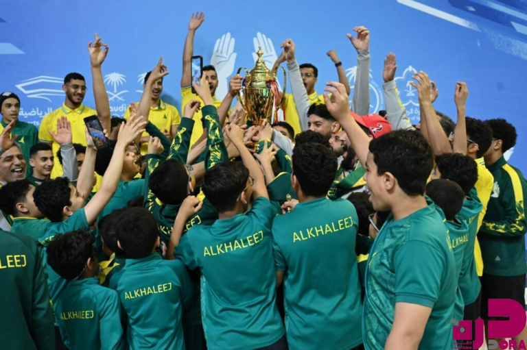 الخليج ينتزع ذهب بطولة السباحة ويعتلي القمة بـ 37 ميدالية