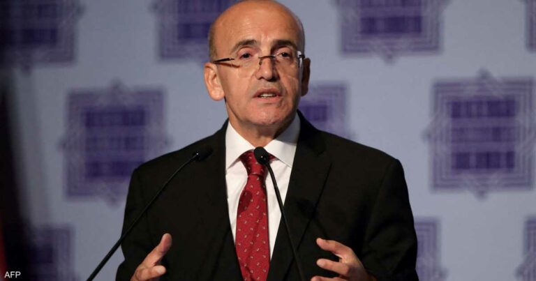 وزير مالية تركيا: النمو الاقتصادي في تركيا يواجه خطر التباطؤ