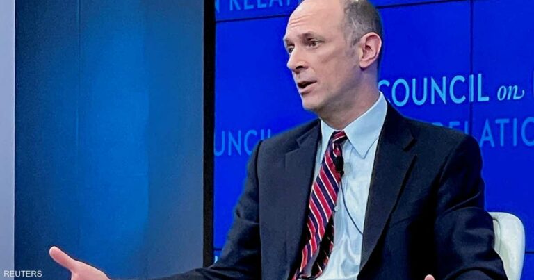 رئيس الفيدرالي بشيكاغو يحذر من التشكيك في الاستقلال النقدي