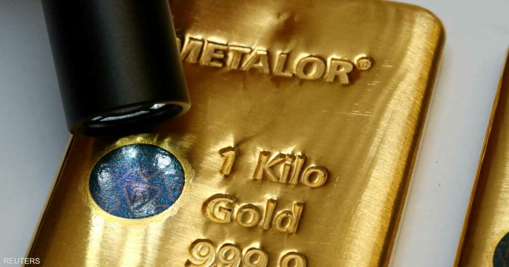 الذهب يرتفع والأنظار على لقاء ترامب وزيلينسكي